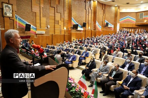 آیین تکریم  و معارفه مدیرکل آموزش و پرورش استان کرمانشاه