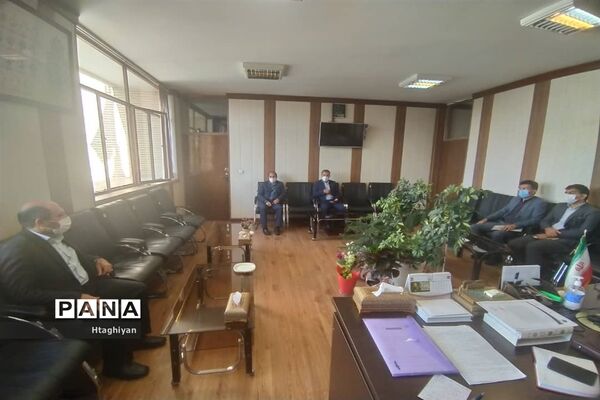 بازدید از مدارس ناحیه 5 استان اصفهان