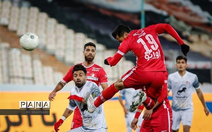 کدام اشتباهات قهرمانی را از پرسپولیس گرفت