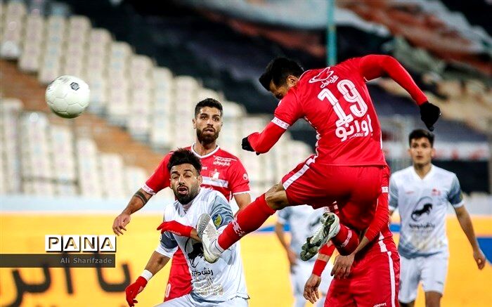 کدام اشتباهات قهرمانی را از پرسپولیس گرفت