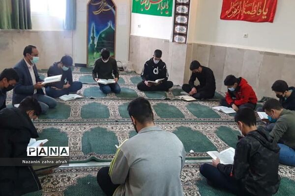 برگزاری محافل انس با قرآن در مدارس رودهن