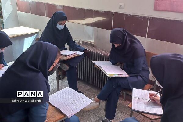 حال و هوای  سال نو در دبیرستان دخترانه حدیث کساء ناحیه یک ری
