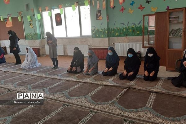 برگزاری زنگ‌ نماز در مدارس رودهن همزمان  با بازگشایی  مدارس