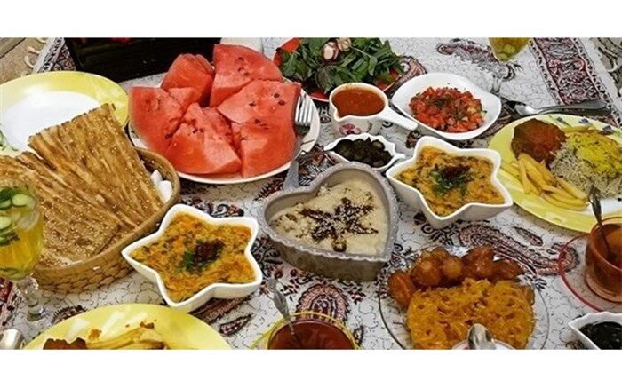 روزه‌داران هنگام سحر و افطار مراقب نحوه غذا خوردن خود باشند