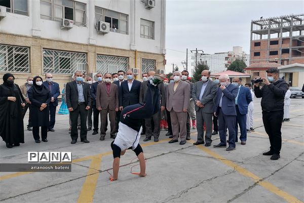 بازدید استاندار گلستان از نمایشگاه محصولات تولیدی هنرستان‌های استان