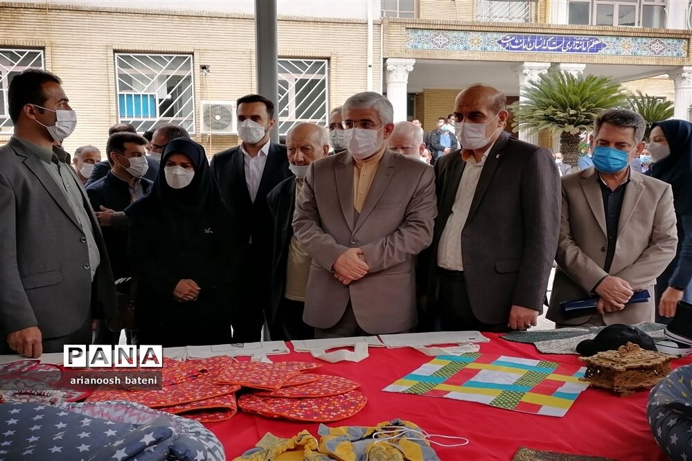 بازدید استاندار گلستان از نمایشگاه محصولات تولیدی هنرستان‌های استان