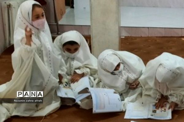 برگزاری محفل انس با قرآن در مجتمع آموزشی سما رودهن