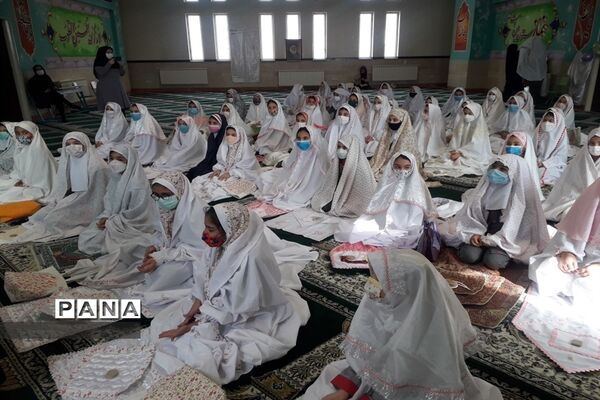 نماز جماعت دانش‌آموزان در مدارس شهرستان قرچک با آغاز آموزش حضوری
