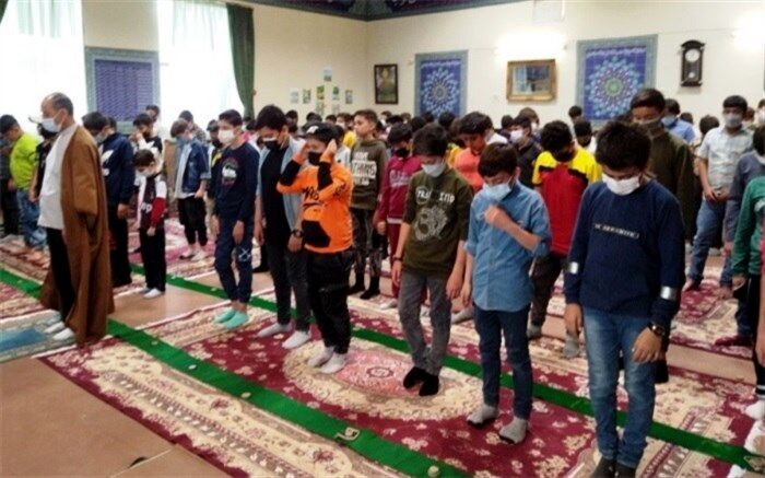 اقامه نماز جماعت در مدارس شهرستان‌های استان تهران