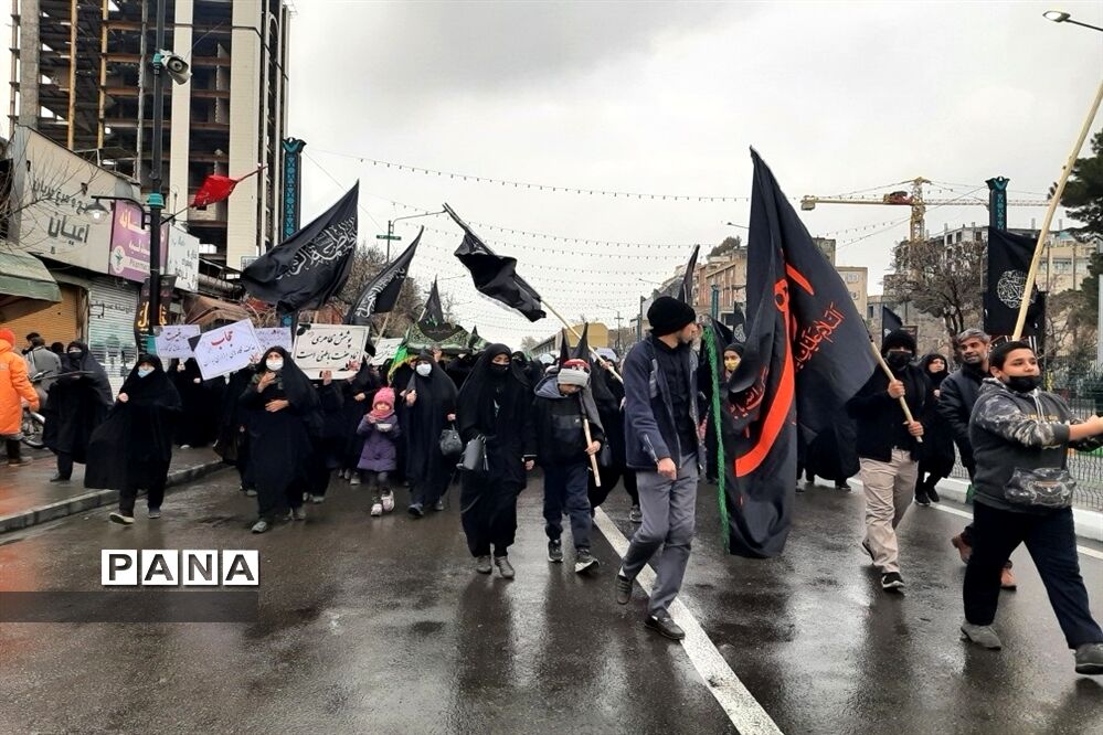 برگزاری بزرگداشت شهدای حرم رضوی در مدرسه شهید مطهری