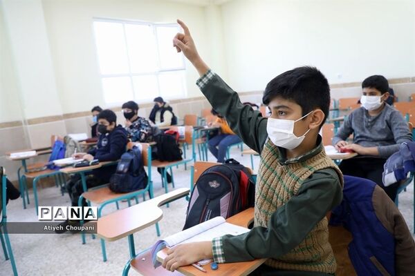 برگزاری فعالیت‌های متنوع همزمان با بازگشایی مدارس در دبیرستان شاهد محسنین منطقه ۱۴