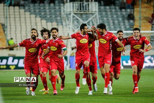 دیدار تیم های پرسپولیس و آلومینیوم اراک
