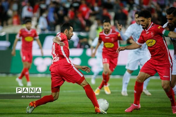 دیدار تیم های پرسپولیس و آلومینیوم اراک