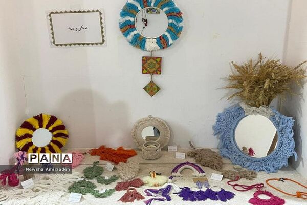 نمایشگاه کار و فناوری درمدرسه سعادت بوشهر