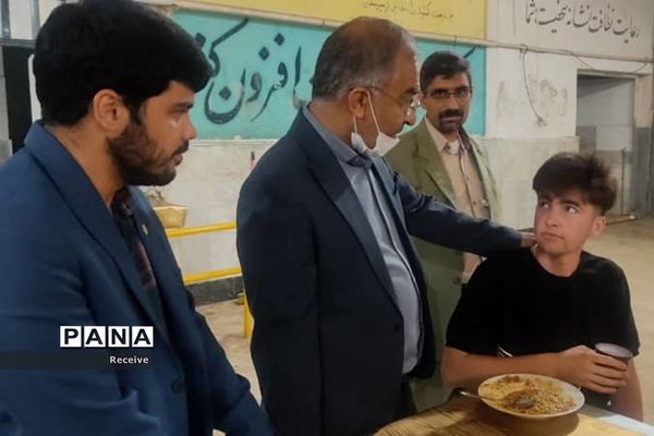 حضور سر زده مدیرکل آموزش و پرورش استان فارس از هنرستان شبانه‌روزی شهید مطهری آب باریک شیراز
