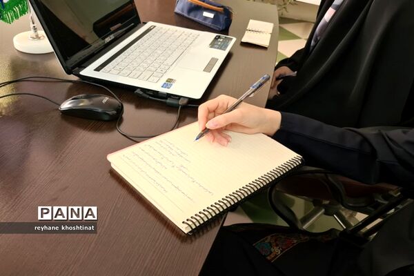 مناظره دانش‌آموزی با موضوع نقش آموزش مجازی در فعالیت‌های آموزشی و پرورشی مدارس