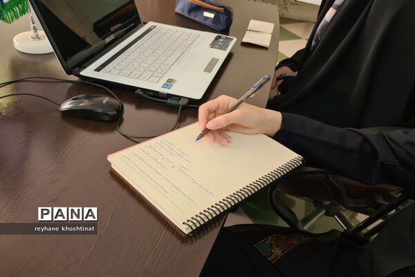 مناظره دانش‌آموزی با موضوع نقش آموزش مجازی در فعالیت‌های آموزشی و پرورشی مدارس