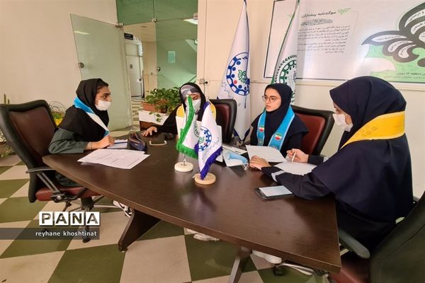 مناظره دانش‌آموزی با موضوع نقش آموزش مجازی در فعالیت‌های آموزشی و پرورشی مدارس