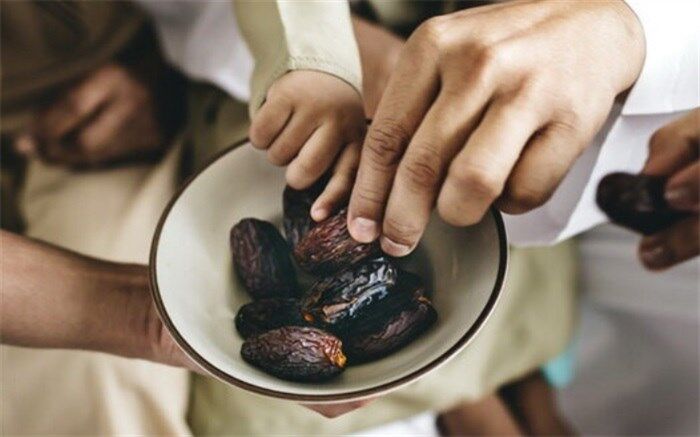 توزیع خرمای مضافتی طرح تنظیم بازار به مناسبت ماه مبارک رمضان