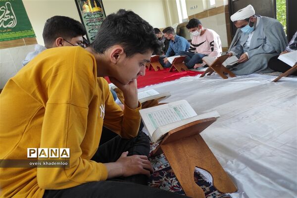 محفل انس با قرآن در دبیرستان شهید باهنر گلوگاه