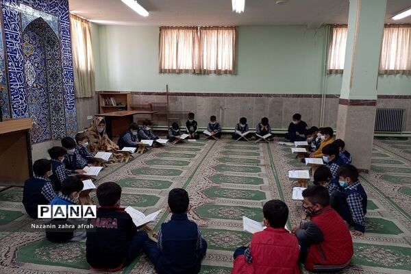 برگزاری محفل انس با قرآن در مدارس پسرانه رودهن