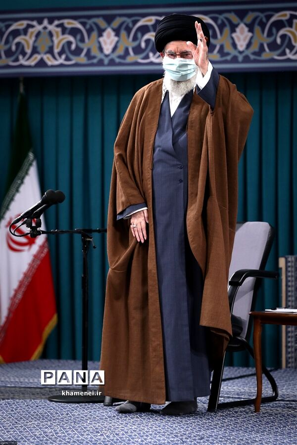 دیدارسران قوا و جمعی از مسئولان و کارگزاران نظام با رهبر انقلاب
