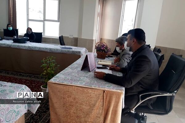 برگزاری جلسه هم‌اندیشی مشاوران و مدیران هنرستان‌ها در رودهن