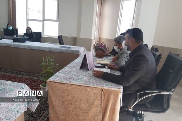 برگزاری جلسه هم‌اندیشی مشاوران و مدیران هنرستان‌ها در رودهن