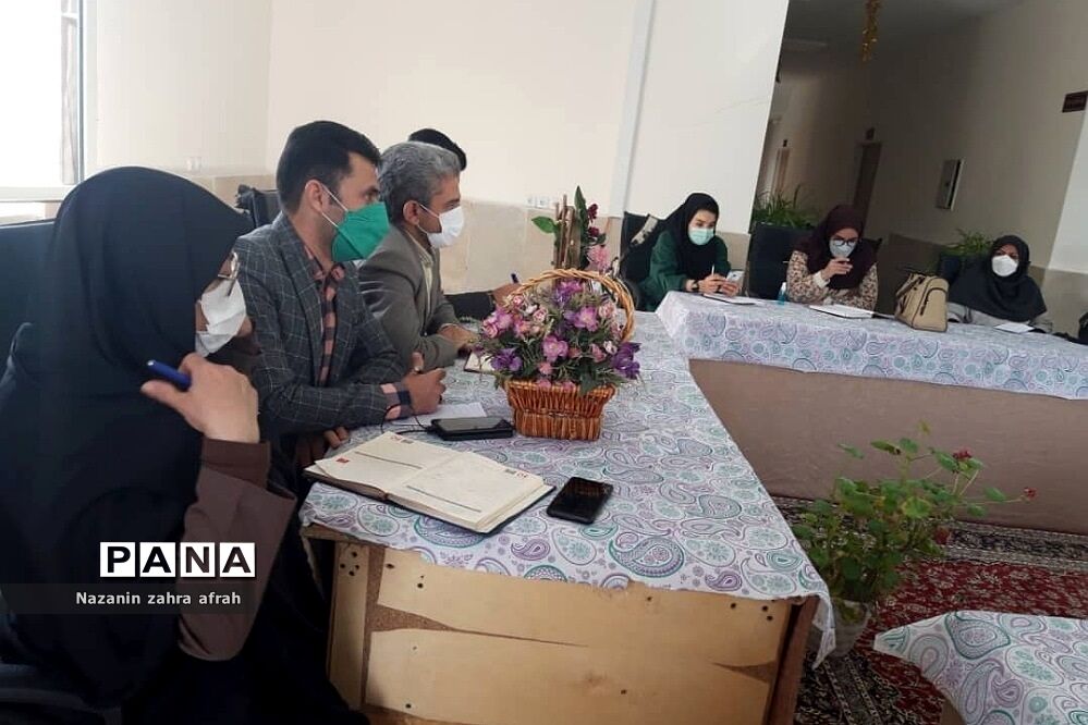 برگزاری جلسه هم‌اندیشی مشاوران و مدیران هنرستان‌ها در رودهن