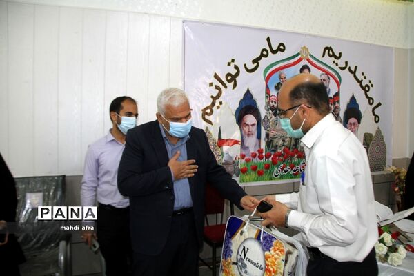 محفل انس با قرآن در دبیرستان دخترانه شاهد هدی شهرستان بهبهان