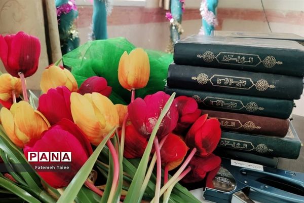 برگزاری محفل انس با قرآن کریم در مدرسه شاهد بشارت اهواز