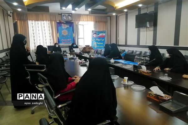 تجلیل از فرمانده واحدهای پیشگام بسیج دانش‌آموزی ناحیه سه شیراز