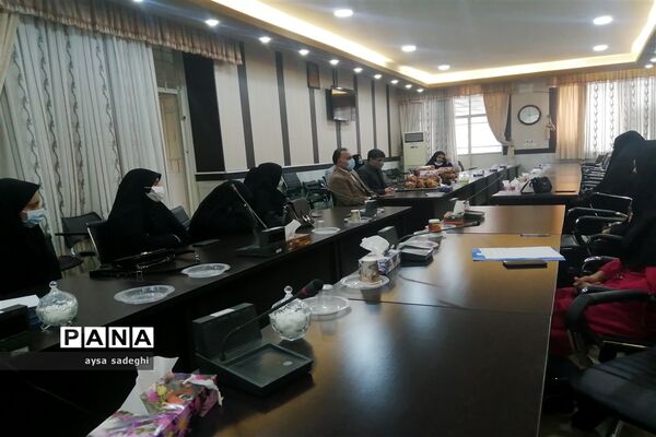 تجلیل از فرمانده واحدهای پیشگام بسیج دانش‌آموزی ناحیه سه شیراز