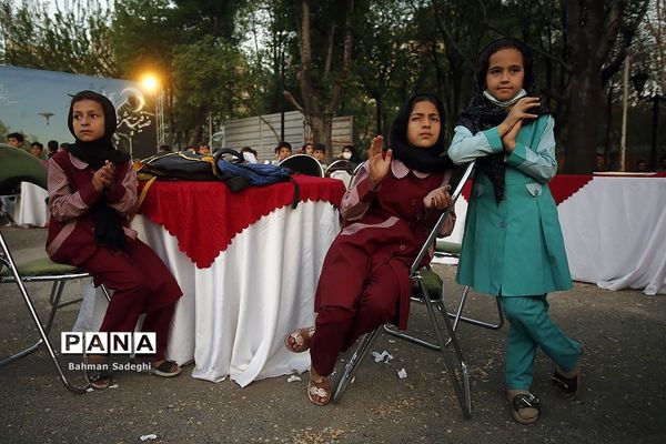 ضیافت افطاری با کودکان شهر