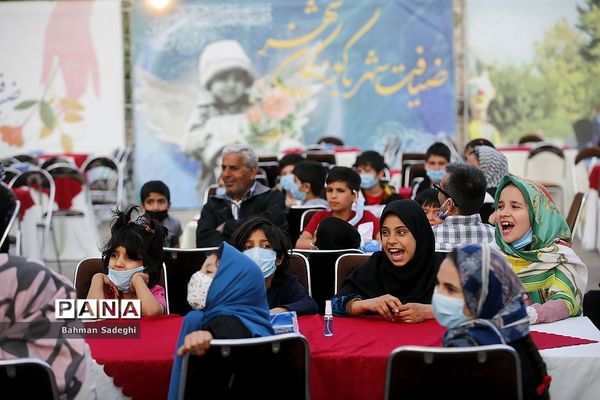 ضیافت افطاری با کودکان شهر