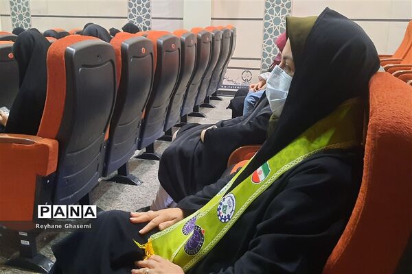 نخستین جلسه حضوری مجلس دانش‌آموزی ناحیه یک شیراز
