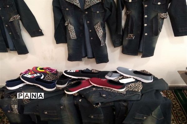 محفل انس با قرآن و اهدای بسته‌های معیشتی درآموزشگاه‌های ناحیه یک  مشهد