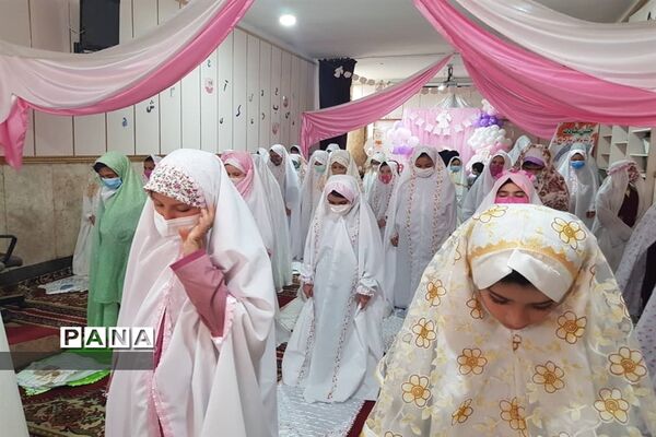 جشن تکلیف دانش‌آموزان دبستان توحید منطقه ۱۱