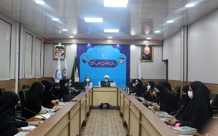 آئین افتتاحیه یازدهمین دوره مجلس دانش‌آموزی استان قم برگزار شد