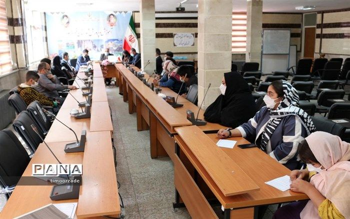 دانش‌آموزان فرزند شاهد میراث‌دار امانتی ارزشمند هستند