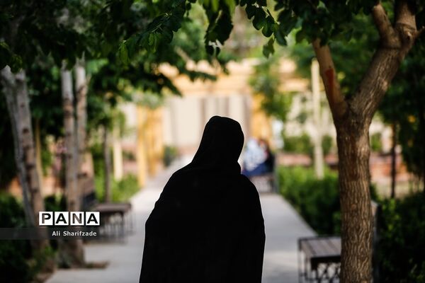 بازدید رسانه‌ای از پارک‌های مادر و کودک و مراسم افطار شهردار تهران با پاکبانان