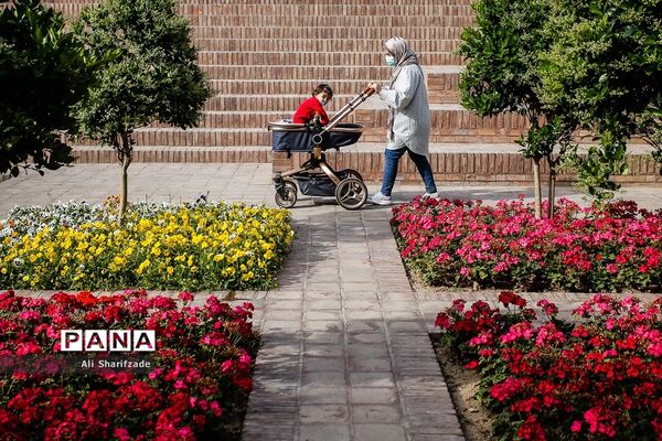 بازدید رسانه‌ای از پارک‌های مادر و کودک و مراسم افطار شهردار تهران با پاکبانان