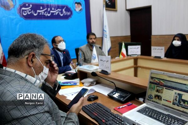 جلسه افتتاحیه  یازدهمین دوره مجلس دانش‌آموزی دختران استان قم