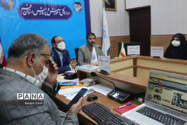 جلسه افتتاحیه  یازدهمین دوره مجلس دانش‌آموزی دختران استان قم
