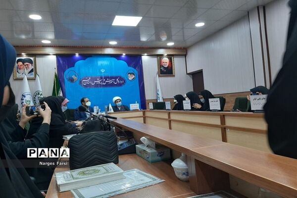 جلسه افتتاحیه  یازدهمین دوره مجلس دانش‌آموزی دختران استان قم