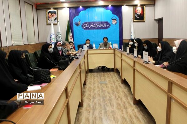 جلسه افتتاحیه  یازدهمین دوره مجلس دانش‌آموزی دختران استان قم