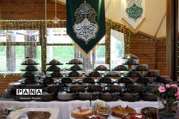 سومین جشنواره «کیک پزون نذری» در بوستان آب و آتش