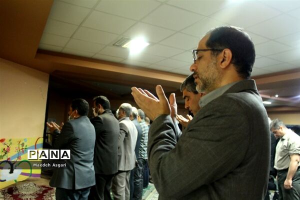 نشست هم‌اندیشی مدیران مدارس ناحیه یک قم