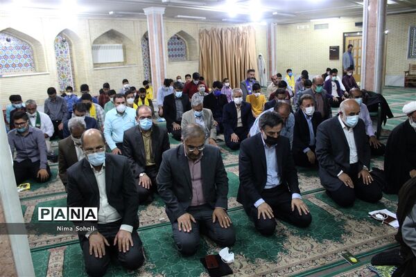 دیدار مدیرکل آموزش و پرورش فارس با جمعی از دانش‌آموزان پیشتاز