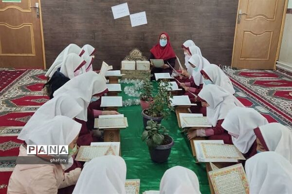 برگزاری محافل انس با قرآن به مناسبت ماه مبارک رمضان در مدارس دماوند